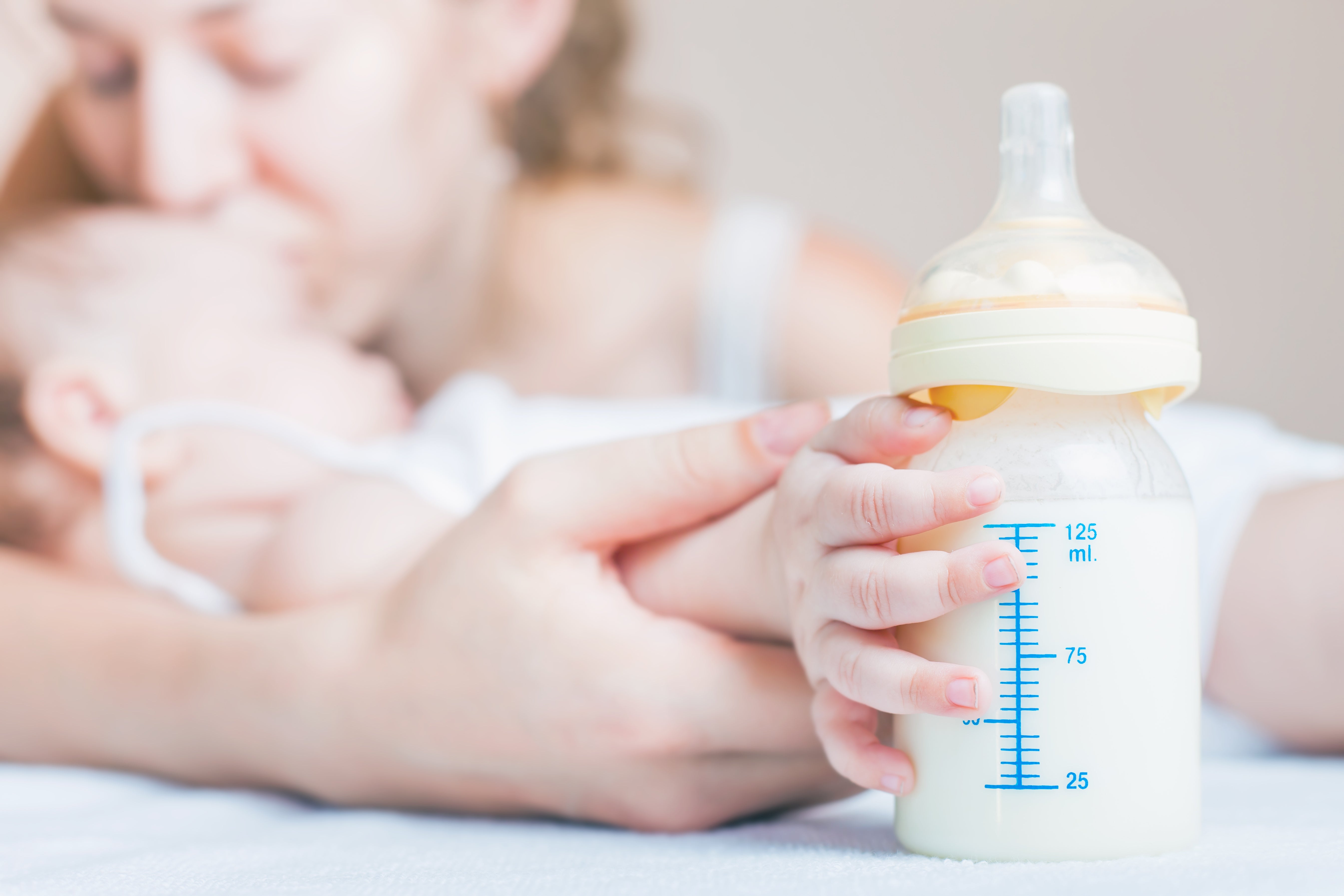 Baby Formula Intolerance: Symptoms, Causes and Solutions