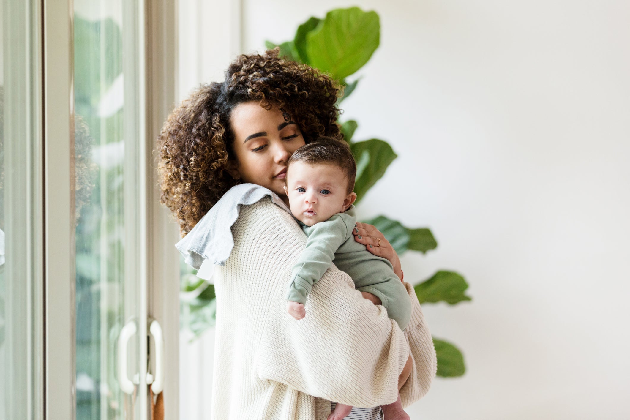 Infant Feeding Schedule & Chart (0-12 Months): How Much Should My Baby Eat?